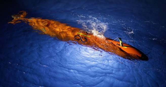 MH370: conspiracy theories swirl as search vessel goes dark
