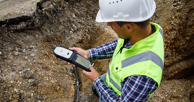 Leica launches pint-sized smart antenna, Zeno FLX100