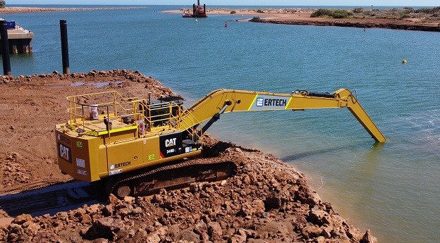 Leica Geosystems digs a dredging job out of a hole