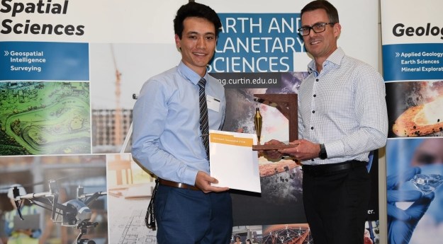 Curtin Uni student awarded geospatial prize