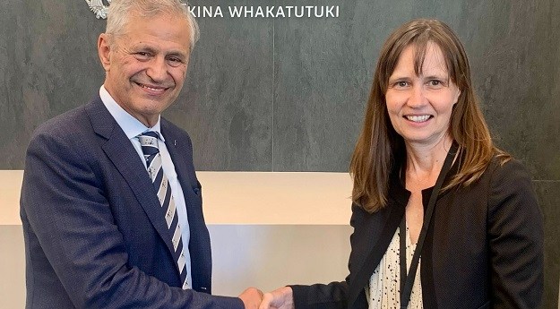 SmartSat and NZSA sign space growth MOU