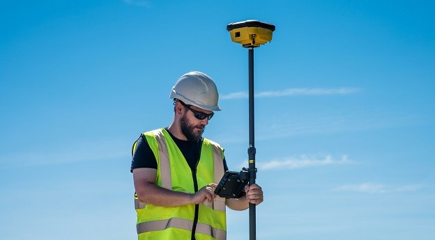 Robust rover enhances horizontal directional drilling