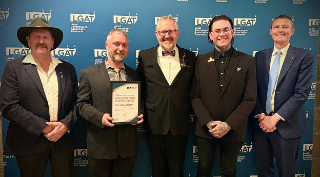 Spatial Snippets for Wednesday, 10 December Spatial Snippets for Wednesday, 10 December