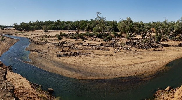 Mapping waterholes along Australia’s drying rivers