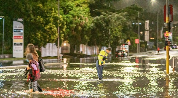 Mapping fast-flowing floodwaters for city safety Mapping fast-flowing floodwaters for city safety